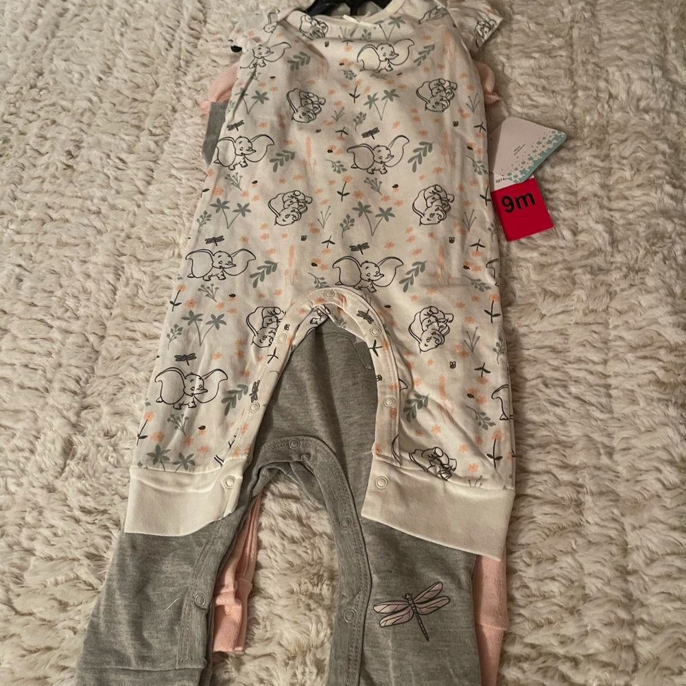 Disney Dumbo 3 pack onesies Gray, pink, and white with Dumbo prints in all 3 - Picture 3 of 5